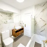Luar By Aloga شقة ثي